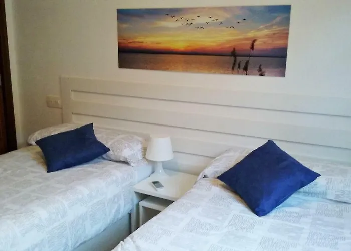 Bonito, Luminoso, Cerca Del Mar Con Parking
